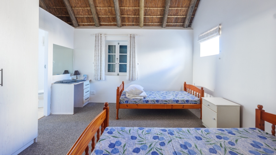 5 Bedroom Property for Sale in Struisbaai Western Cape